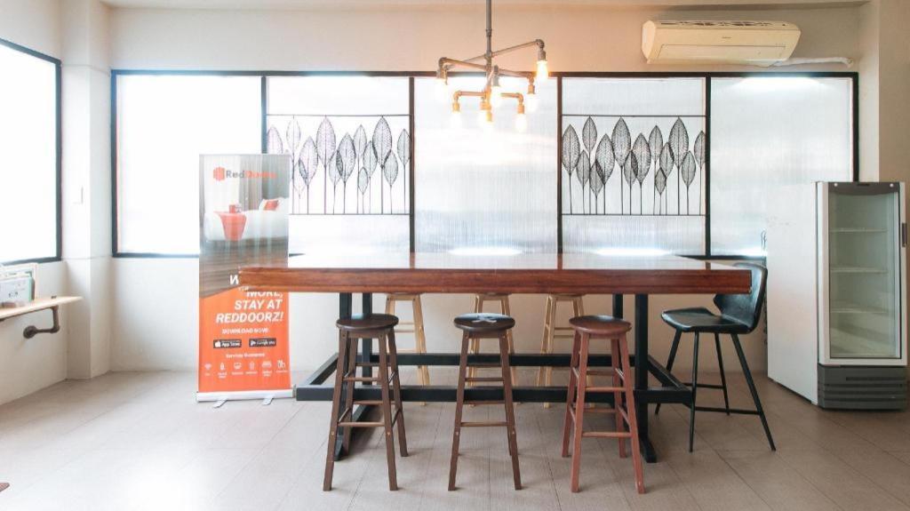 Reddoorz Plus Near Osmena Highway 2 Manila Exterior foto